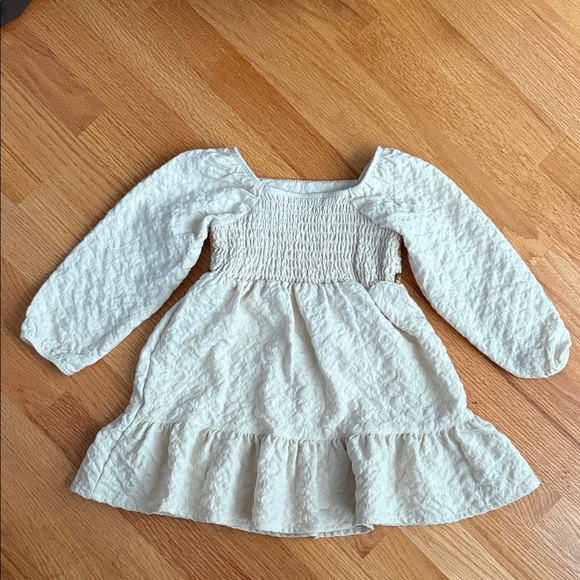 Elegant Cream Kids Dress with Floral Design - Picture 3 of 3
